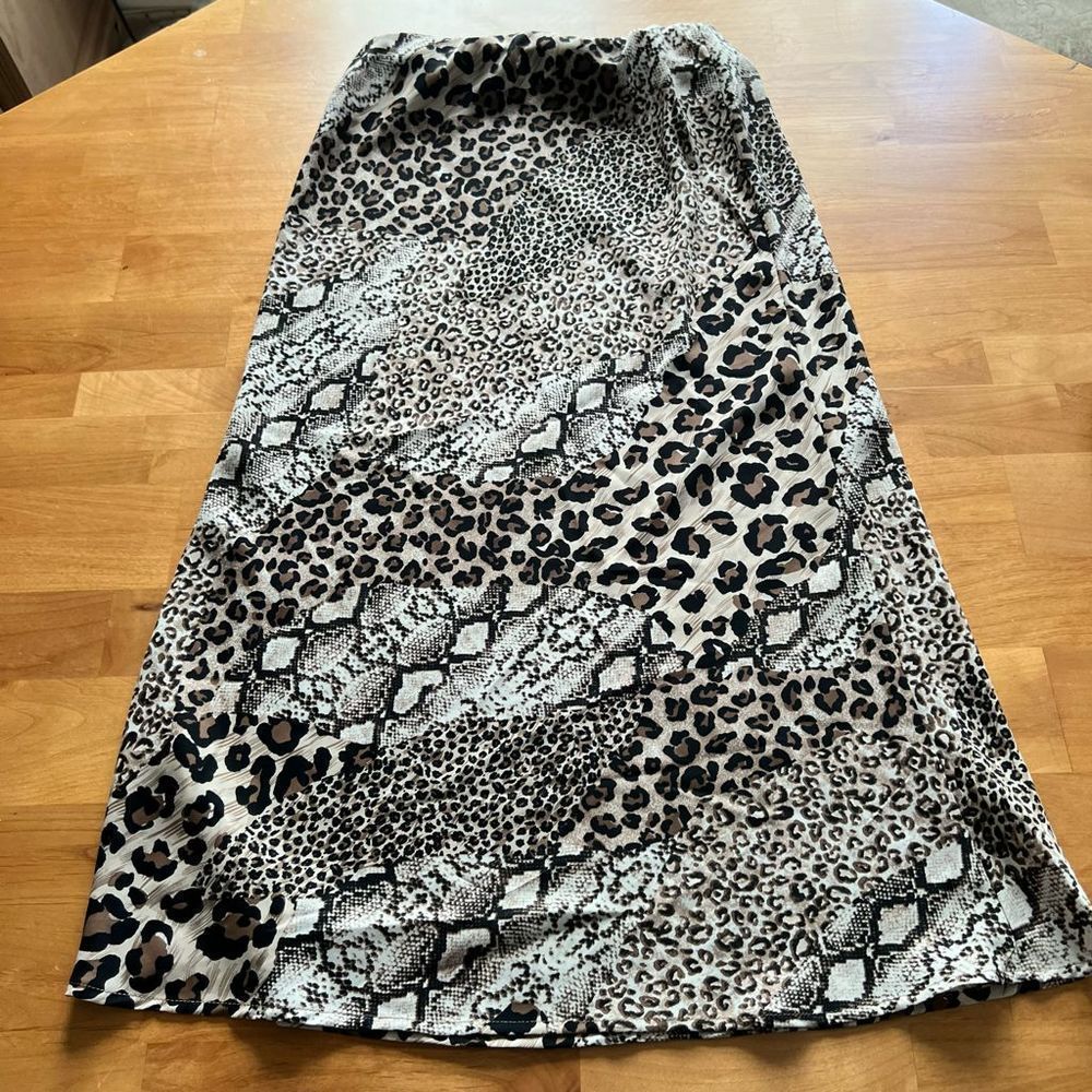 DRESS UP animal print midi skirt